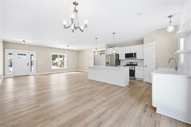 2310 Wilshire Drive, Cortland, OH 44410