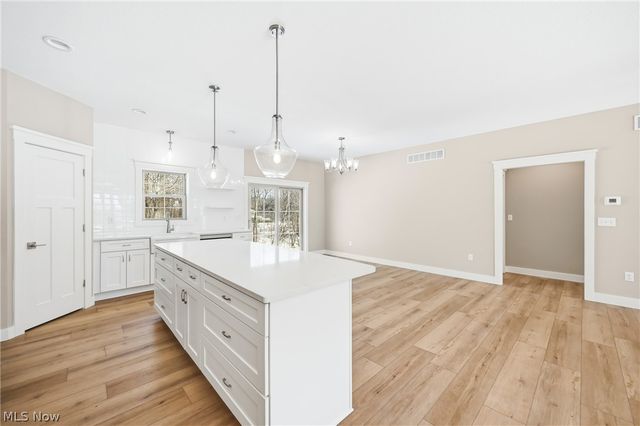 2310 Wilshire Drive, Cortland, OH 44410