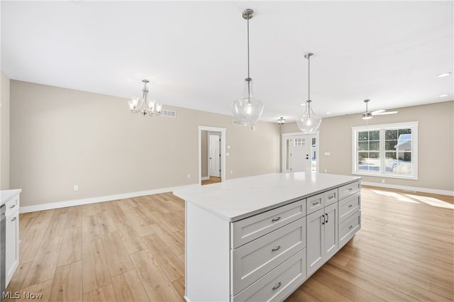 2310 Wilshire Drive, Cortland, OH 44410