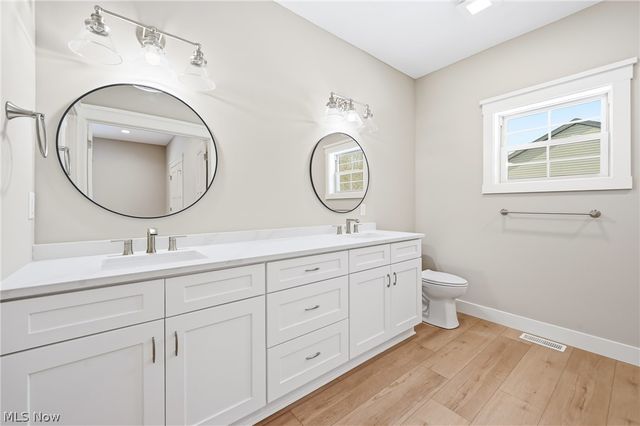 2310 Wilshire Drive, Cortland, OH 44410