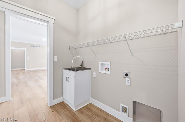 2310 Wilshire Drive, Cortland, OH 44410