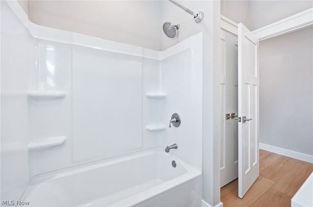 2310 Wilshire Drive, Cortland, OH 44410