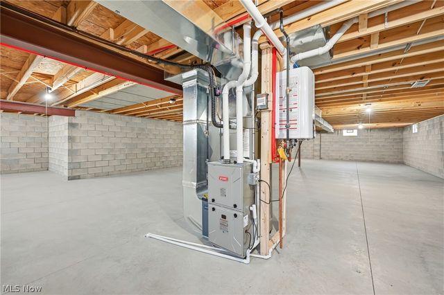 2310 Wilshire Drive, Cortland, OH 44410