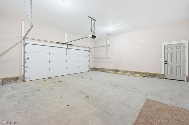 2310 Wilshire Drive, Cortland, OH 44410