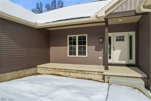 2310 Wilshire Drive, Cortland, OH 44410