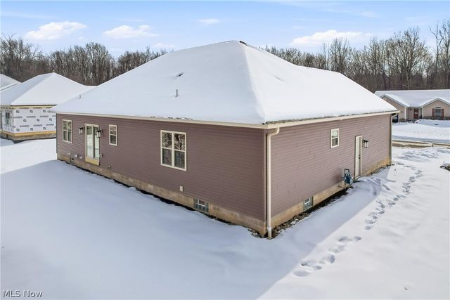 2310 Wilshire Drive, Cortland, OH 44410