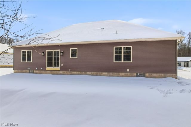 2310 Wilshire Drive, Cortland, OH 44410