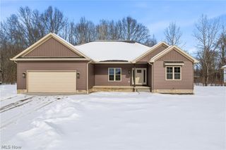 2310 Wilshire Drive, Cortland, OH 44410