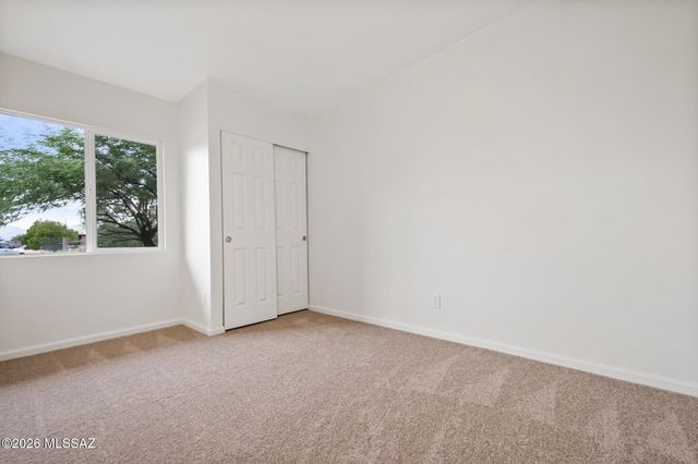 6430 N Lena Place, Tucson, AZ 85741