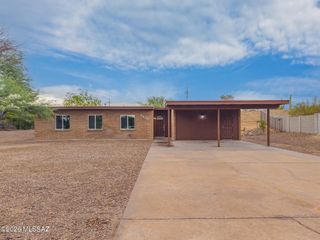 6430 N Lena Place, Tucson, AZ 85741