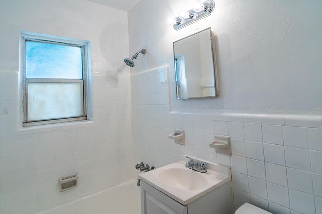 533 NE 2nd Avenue, Fort Lauderdale, FL 33304