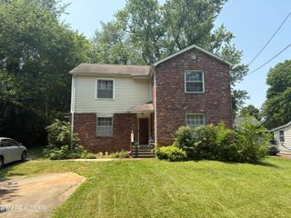2703 Bridalwood Drive, Knoxville, TN 37917