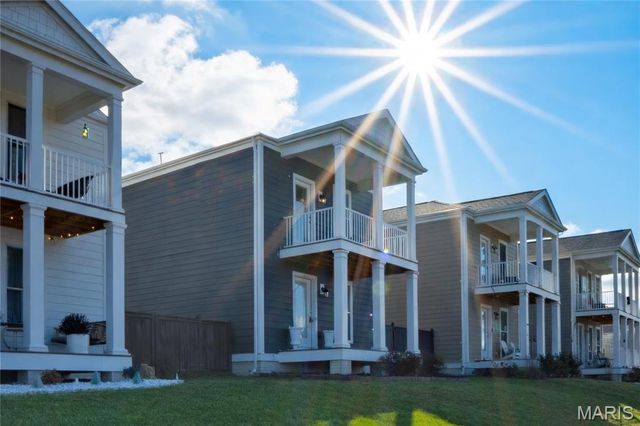 28 Freehold Rock Place, St Charles, MO 63301