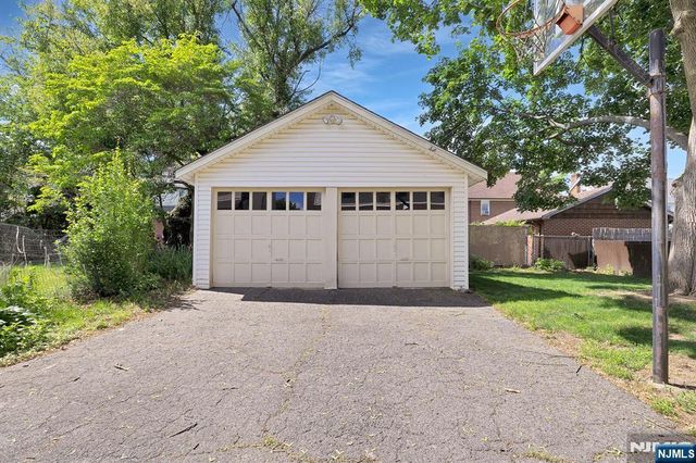 106 Maple Street, Rutherford, NJ 07070