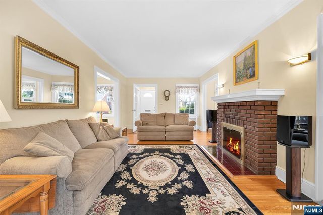 106 Maple Street, Rutherford, NJ 07070