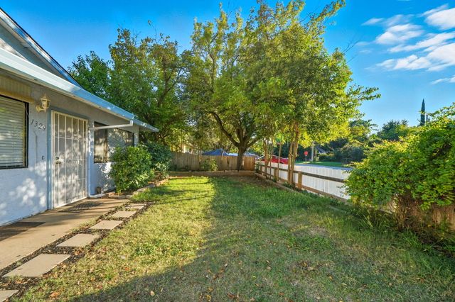 1329 Median Avenue, Shasta Lake, CA 96019