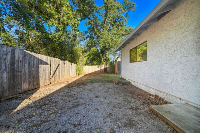 1329 Median Avenue, Shasta Lake, CA 96019