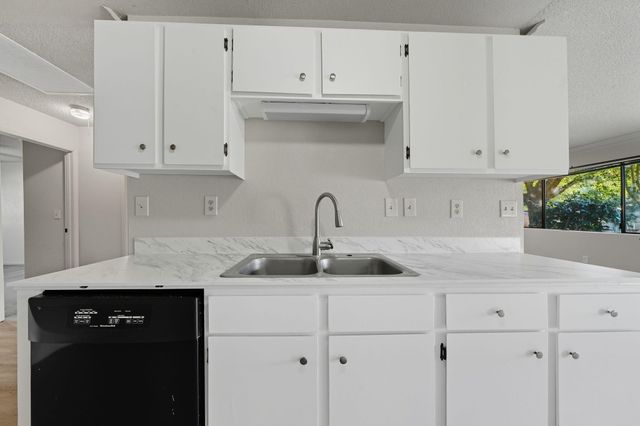 1329 Median Avenue, Shasta Lake, CA 96019