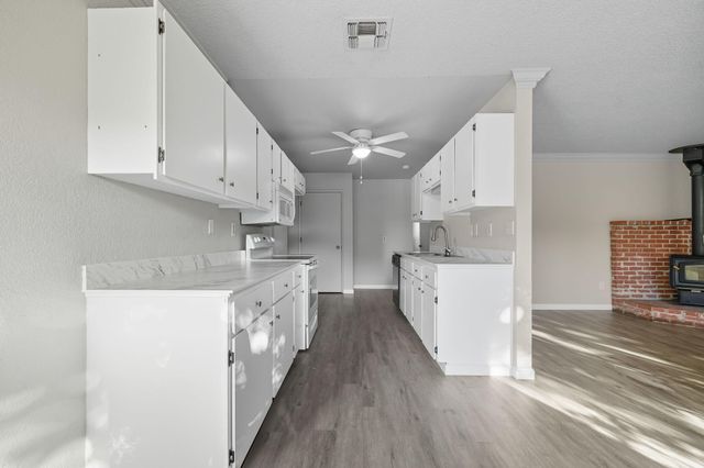 1329 Median Avenue, Shasta Lake, CA 96019