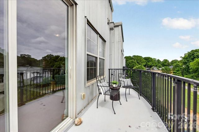 2338 Yadkin Avenue 502, Charlotte, NC 28205