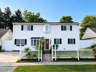 12 Vernon Street, Plainview, NY 11803