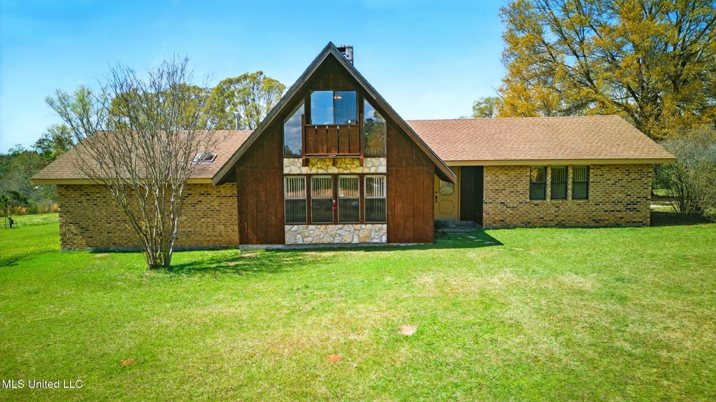 1273 Hilt Fornea Road, Poplarville, MS 39470