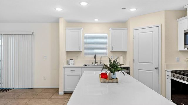 12011 Reid Ct, Waterford, CA 95386