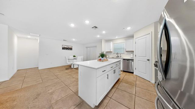 12011 Reid Ct, Waterford, CA 95386