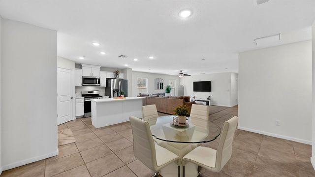 12011 Reid Ct, Waterford, CA 95386