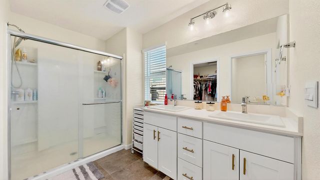 12011 Reid Ct, Waterford, CA 95386