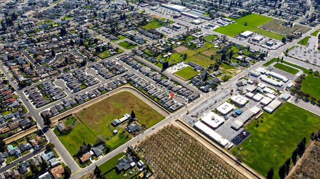 12011 Reid Ct, Waterford, CA 95386