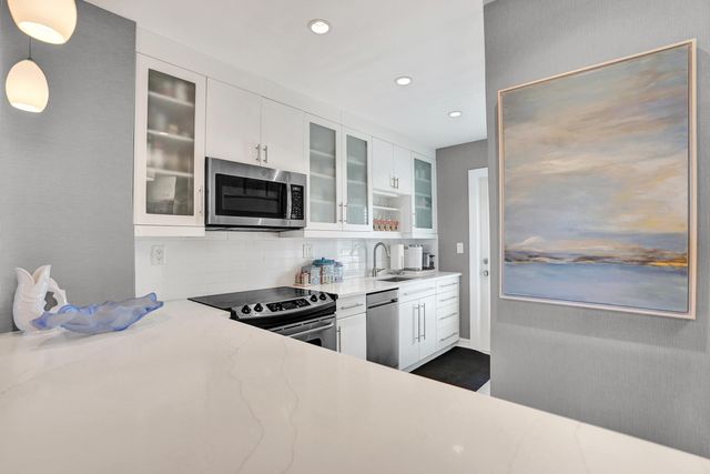 60 Venetian Drive 205n, Delray Beach, FL 33483