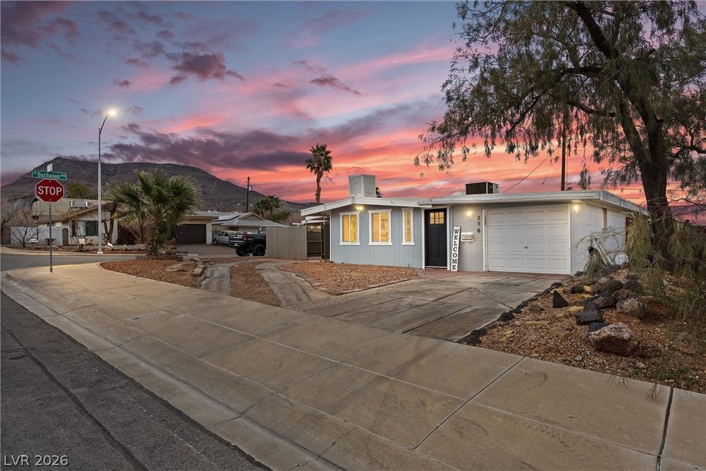 256 Hillcrest Drive, Henderson, NV 89015 — exterior