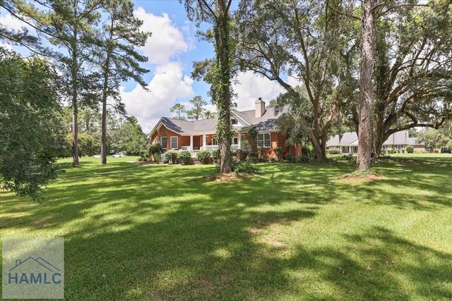 203 Cypress Lakes Drive, Bloomingdale, GA 31302