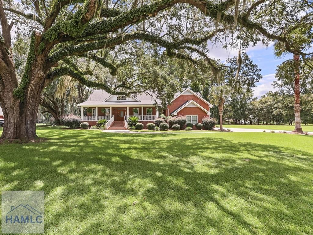 203 Cypress Lakes Drive, Bloomingdale, GA 31302