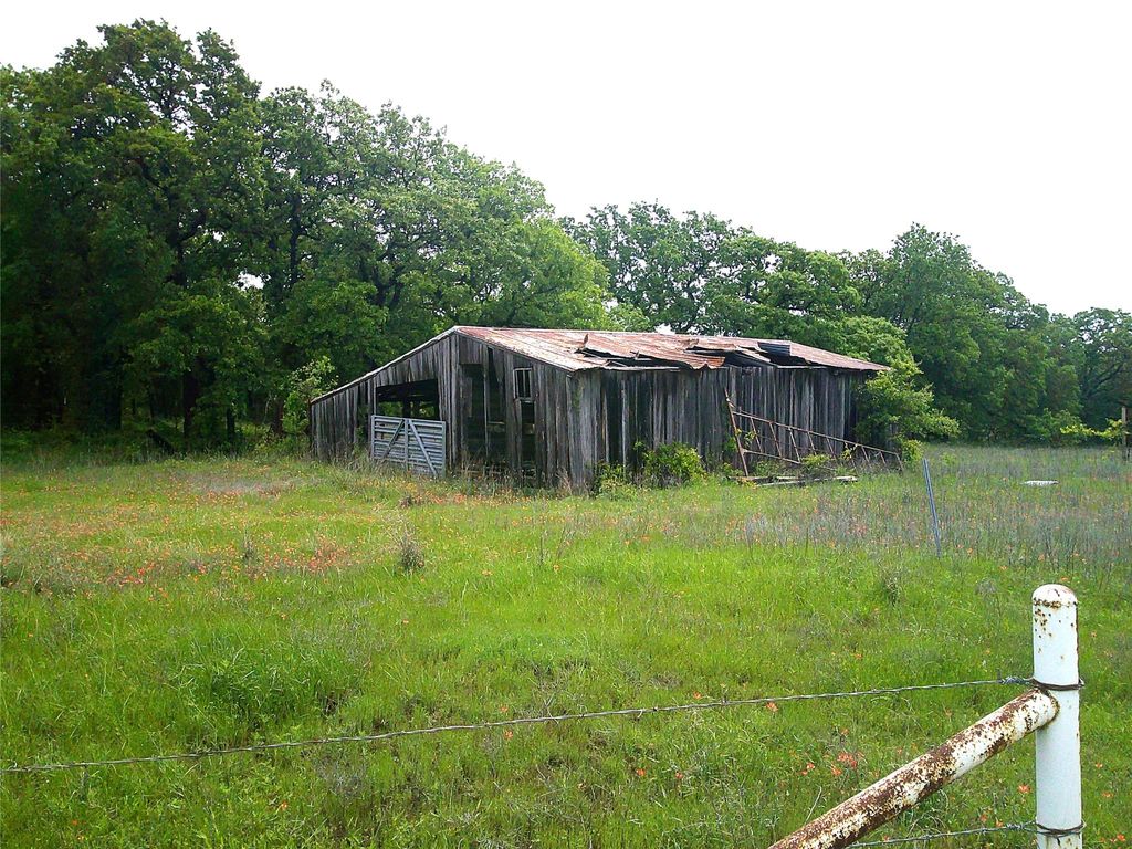 10 AC Starr Mann, Saint Jo, TX 76265