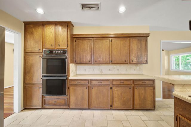 4914 Alba Road, Houston, TX 77018