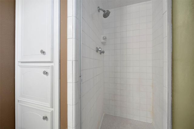 4914 Alba Road, Houston, TX 77018