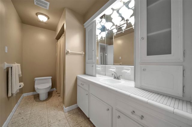 4914 Alba Road, Houston, TX 77018