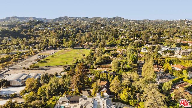 121 S Rockingham Avenue, Los Angeles, CA 90049