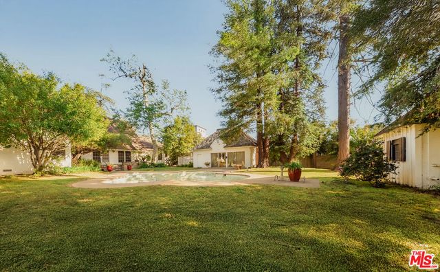 121 S Rockingham Avenue, Los Angeles, CA 90049