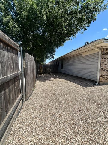 7503 April Lane, North Richland Hills, TX 76182