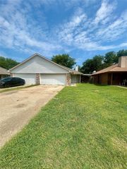 7503 April Lane, North Richland Hills, TX 76182