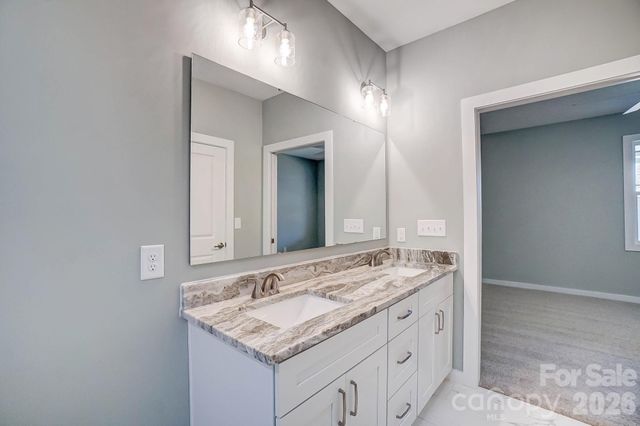 1529 28th Street Place SE, Hickory, NC 28602