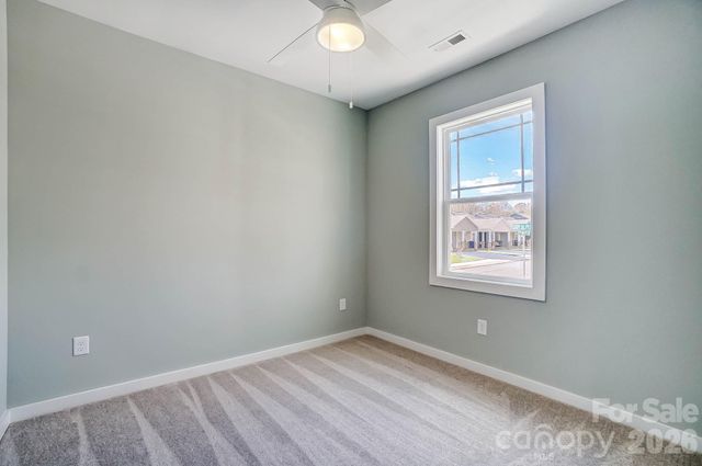 1529 28th Street Place SE, Hickory, NC 28602