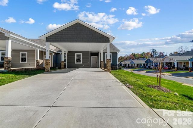 1529 28th Street Place SE, Hickory, NC 28602