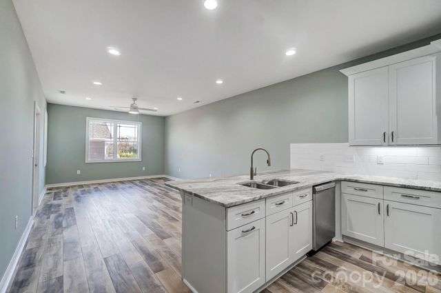 1529 28th Street Place SE, Hickory, NC 28602