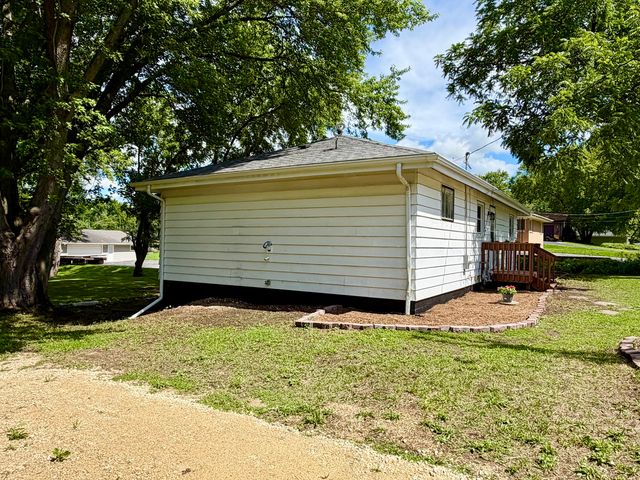 10910 Ventura Boulevard, Machesney Park, IL 61115