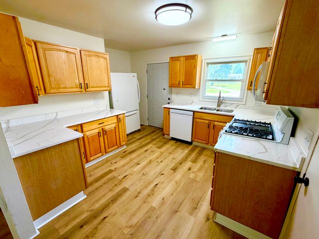 10910 Ventura Boulevard, Machesney Park, IL 61115