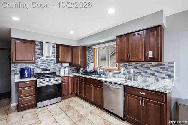 53345 Abraham Drive, Macomb Township, MI 48042